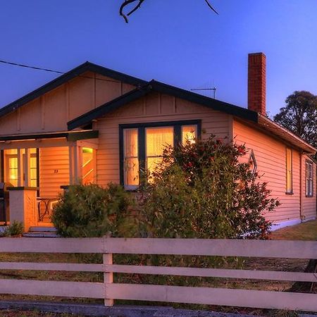 Grace'S Spa Cottage Smithton Bagian luar foto